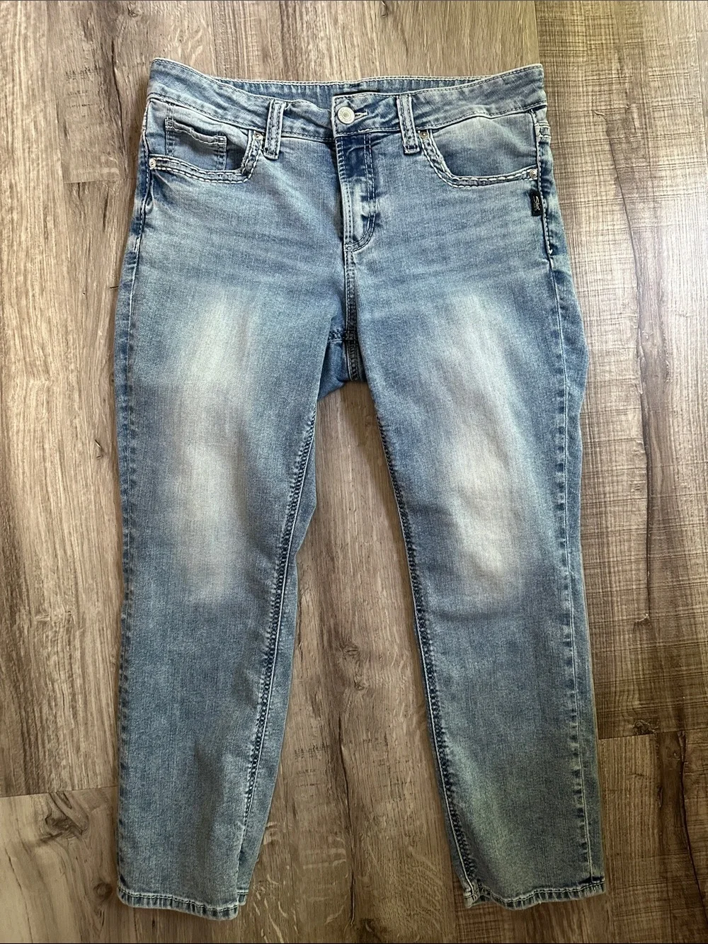 Women’s Silver Jeans(Elyse Capri)Light Wash Women’s Jeans - Classic Straight Fit